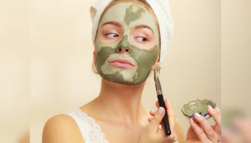 DIY Face Packs: Safe Kitchen Ingredients vs Things You Should Never Apply
